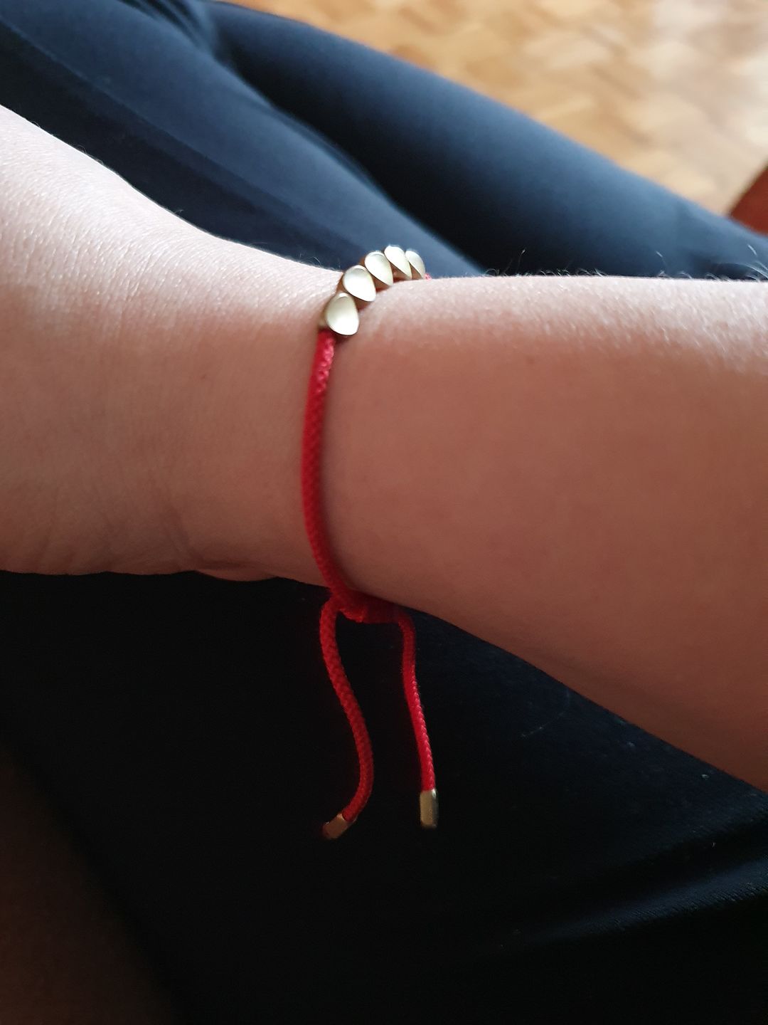 Customer photo review of Handgemachtes Tibetanisches Buddhisten Glücks-Armband aus Kupfer Modell 2