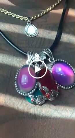 Customer video review of Aura Mood Changing Necklace