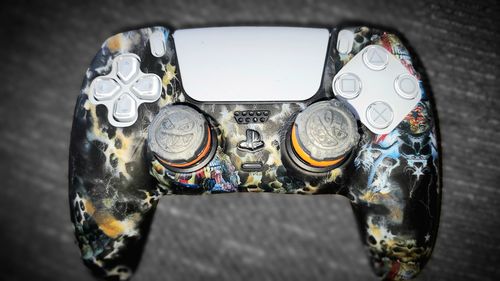 Customer photo review of Death's Patriot - PS5 Controller Skin
