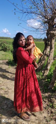 Customer photo review of Red and Gold Festive Maxi