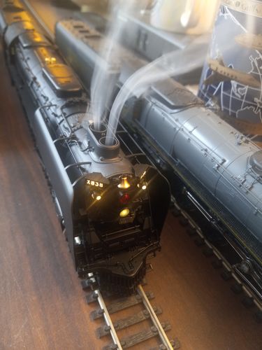 Customer photo review of BLI 6646 Union Pacific 4-8-4, Class FEF-3, #840, TTG w/ Yellow, Paragon4 Sound/DC/DCC, Smoke, HO