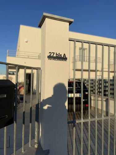 Customer photo review of Numero civico e testo sagomato modello Line 02 Acrilico