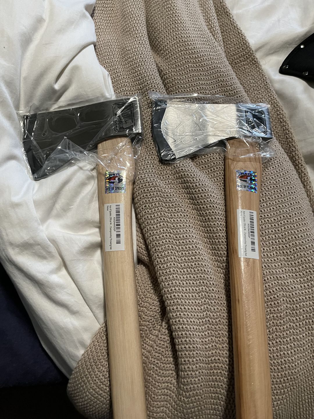 Customer photo review of Ace of Spades Throwing Axe (3rd Generation)
