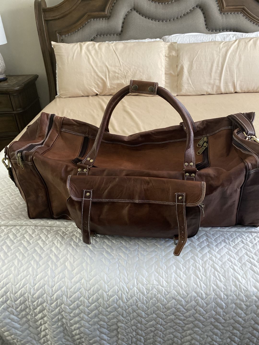 Customer photo review of Genuine Leather Traveler Overnight Weekender Duffle Bag