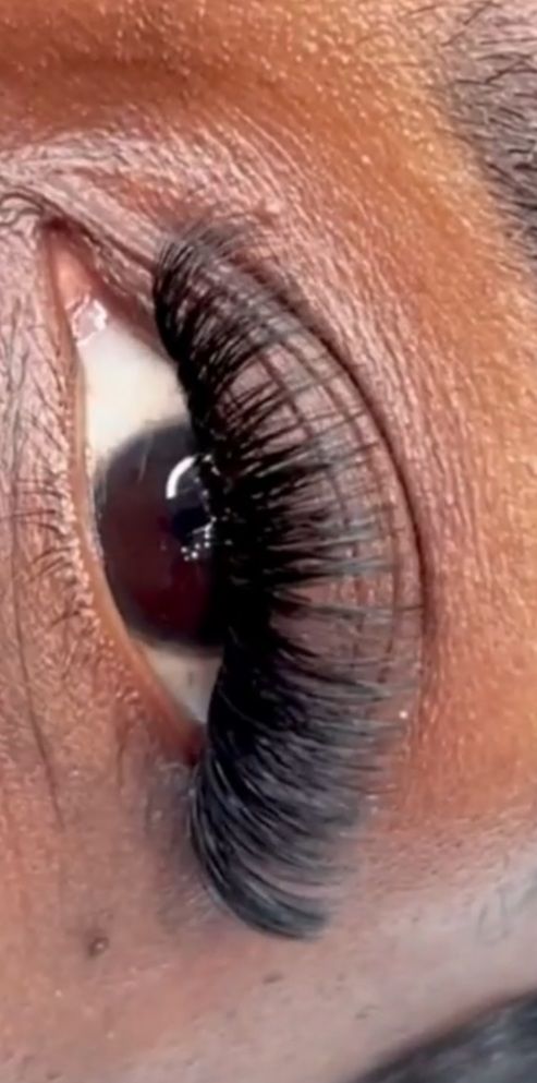 Customer photo review of Super Easy Fan Lash Extensions 0.03mm