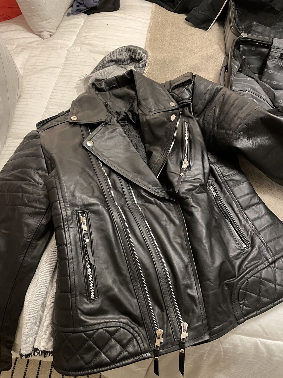 Customer photo review of New Men's Genuine Leather Jacket Black Slim fit Biker Motorcycle jacket