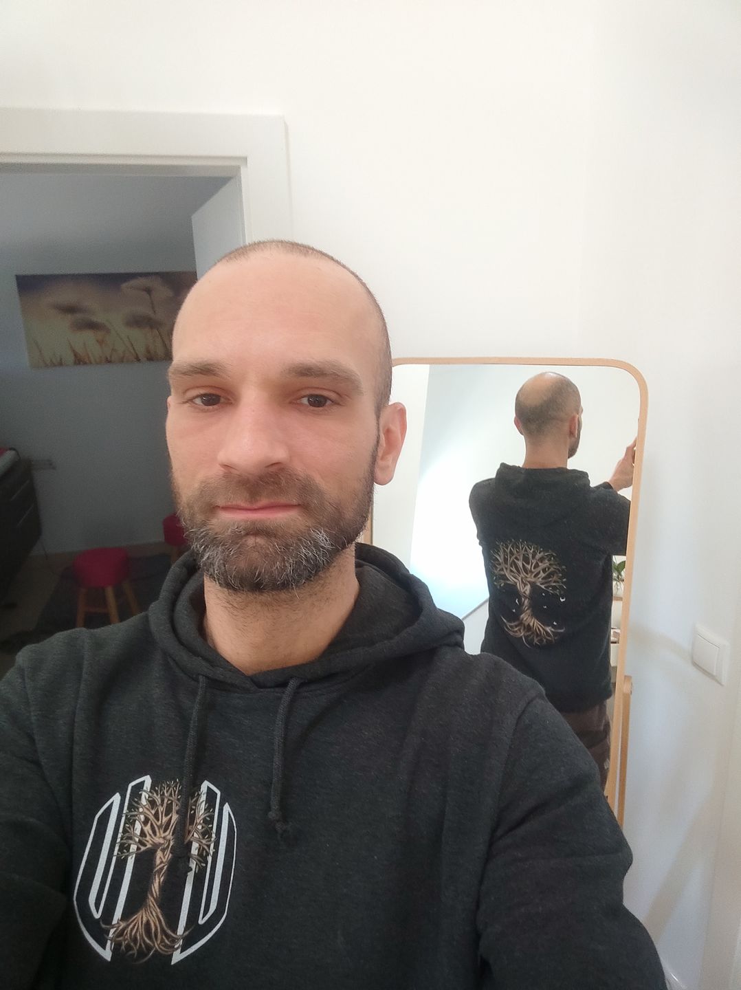 Customer photo review of Tree Couple Front- & Backprint - Unisex Basic Organic Hoodie