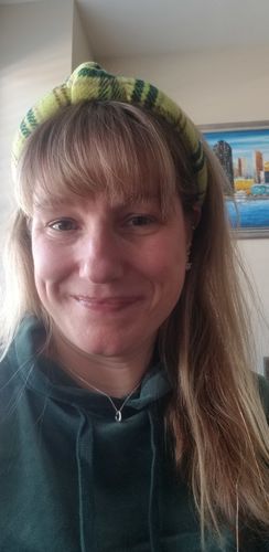 Customer photo review of LEMON PLAID FLANNEL SLIM KNOTTED HEADBAND