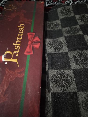 Customer photo review of Pashtush Women'S Jamawar Shawl, Faux Pashmina, Black
