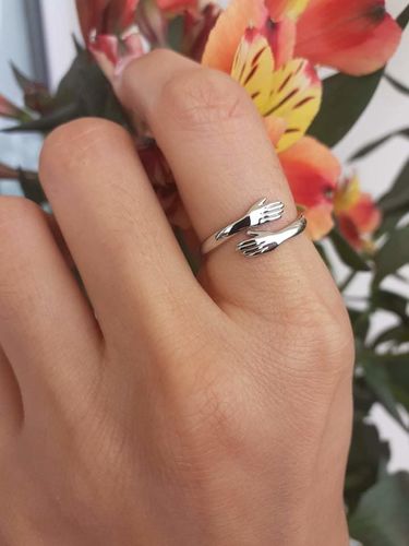 Customer photo review of The Hug Ring™ - Friend Bundle (Velvet Edition) 💕