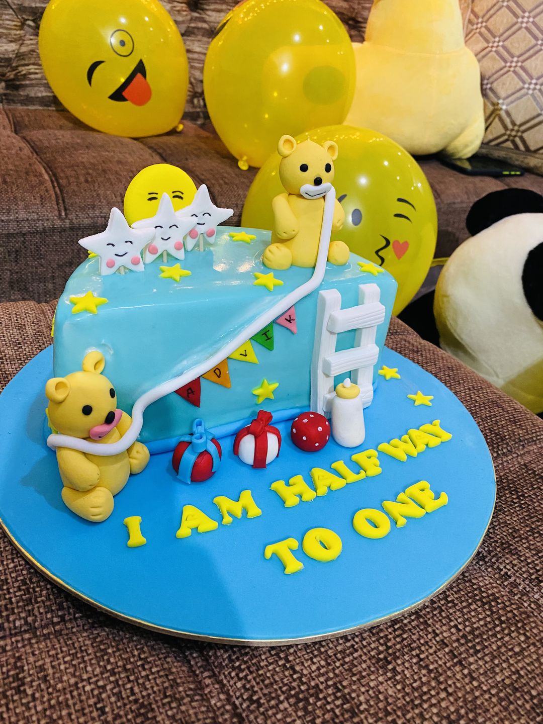 Customer photo review of Teddy 6 Months Cake