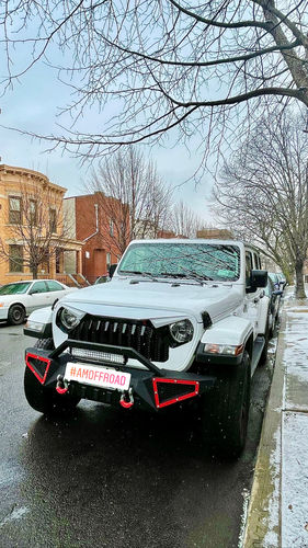 Customer photo review of Gladiator Vader Grille w/ Mesh - Black & White for 18-21 Jeep Wrangler JL & Gladiator JT