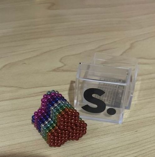 Customer photo review of SPEKS SPECTRUM RAINBOW Magnetic balls