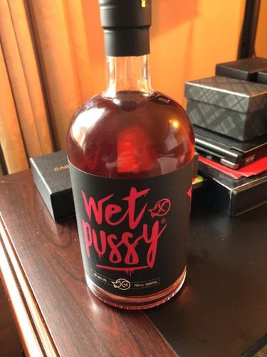 Customer photo review of Wet Pussy 3-Pack 700ml
