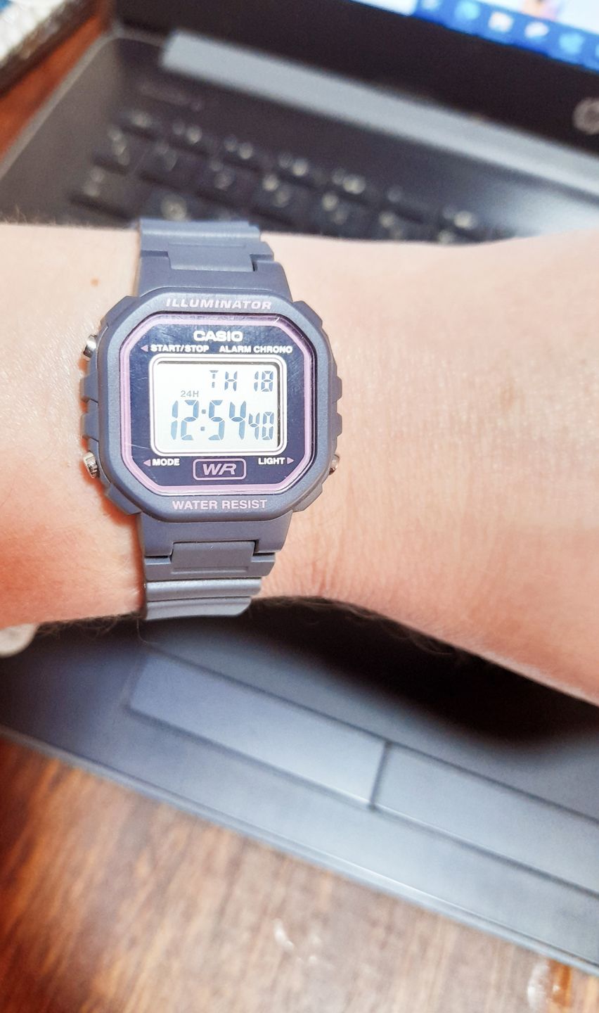 Customer photo review of Reloj Casio Vintage LA-20WH-8ADF Gris Rosado