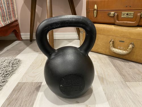 Customer photo review of 28kg / 62lbs E-coated Cast Iron Kettlebell