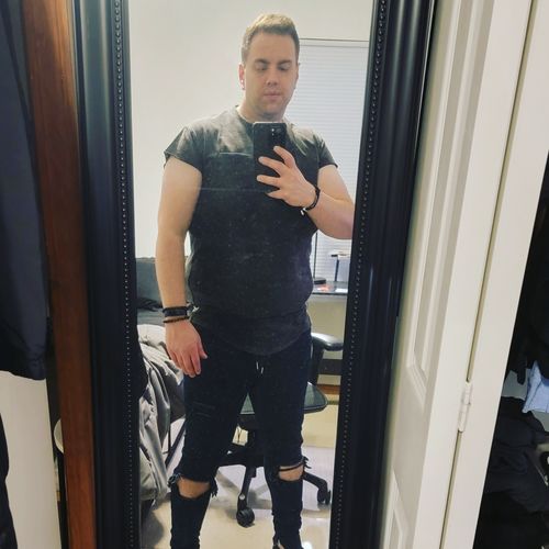 Customer photo review of Size Up Coal Acid Cap Pocket Tee