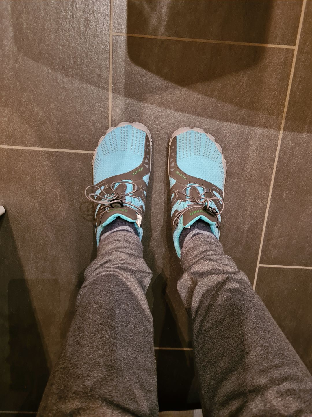 Customer photo review of SAGUARO Damen Reflektierend Barfußschuhe A059