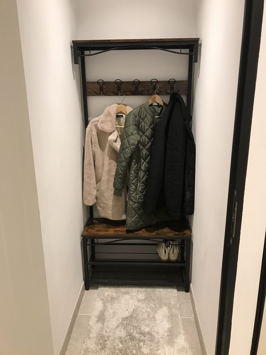 Customer photo review of Garderoberek Industrieel Design | Houtlook en Staal | 80x30x179cm