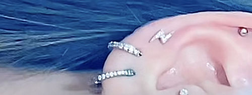 Customer photo review of Piercing in argento 925 saetta con zirconi - Barbato Gioielli