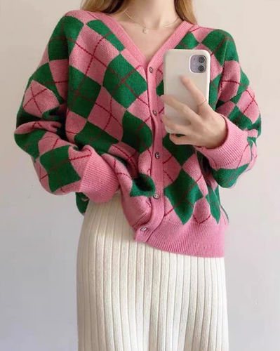 Customer photo review of Green & Pink Argyle Pattern Cardigan