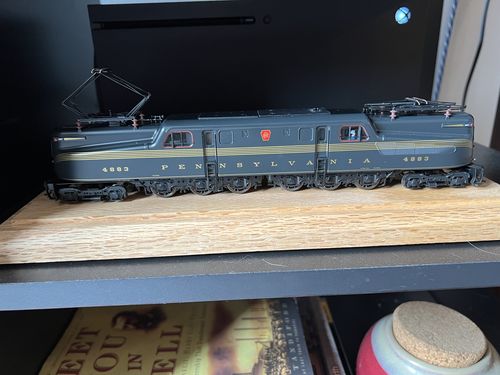 Customer photo review of BLI 6360 PRR GG1 Electric, #4883, DGLE, 5-Stripe, Gold Leaf Lettering & Stripes, Roman Lettering, Paragon3 Sound/DC/DCC, HO