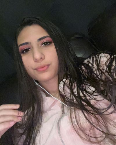 Customer photo review of Miss Independent