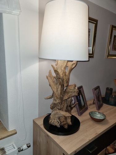 Customer photo review of Wurzelholz Tischlampe IKAL Höhe 82 cm inkl. Lampenschirm