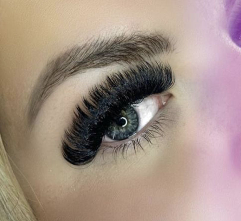 Customer photo review of SUPER FAST - 10D 0.07 PRO MADE RUSSIAN FANS PREPARED ON STRIPS