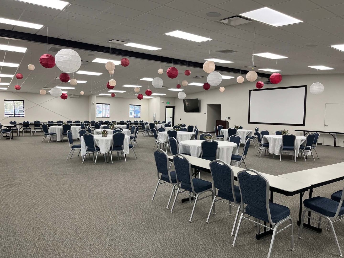 Customer photo review of 20" White Round Paper Lantern, Crisscross Ribbing, Chinese Hanging Wedding & Party Decoration