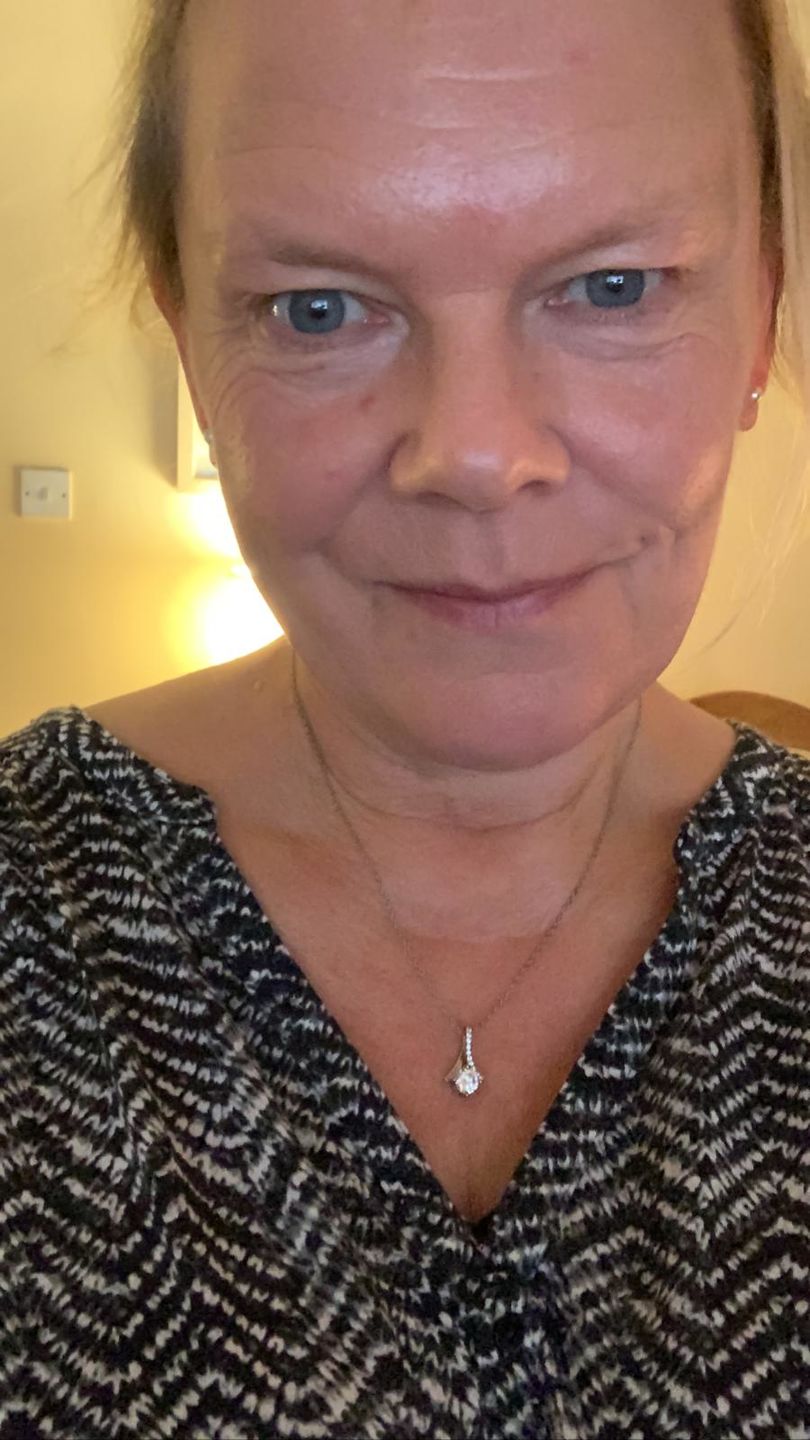 Customer photo review of "TO MY DAUGHTER, LOVE MUM" WHITE GOLD NECKLACE