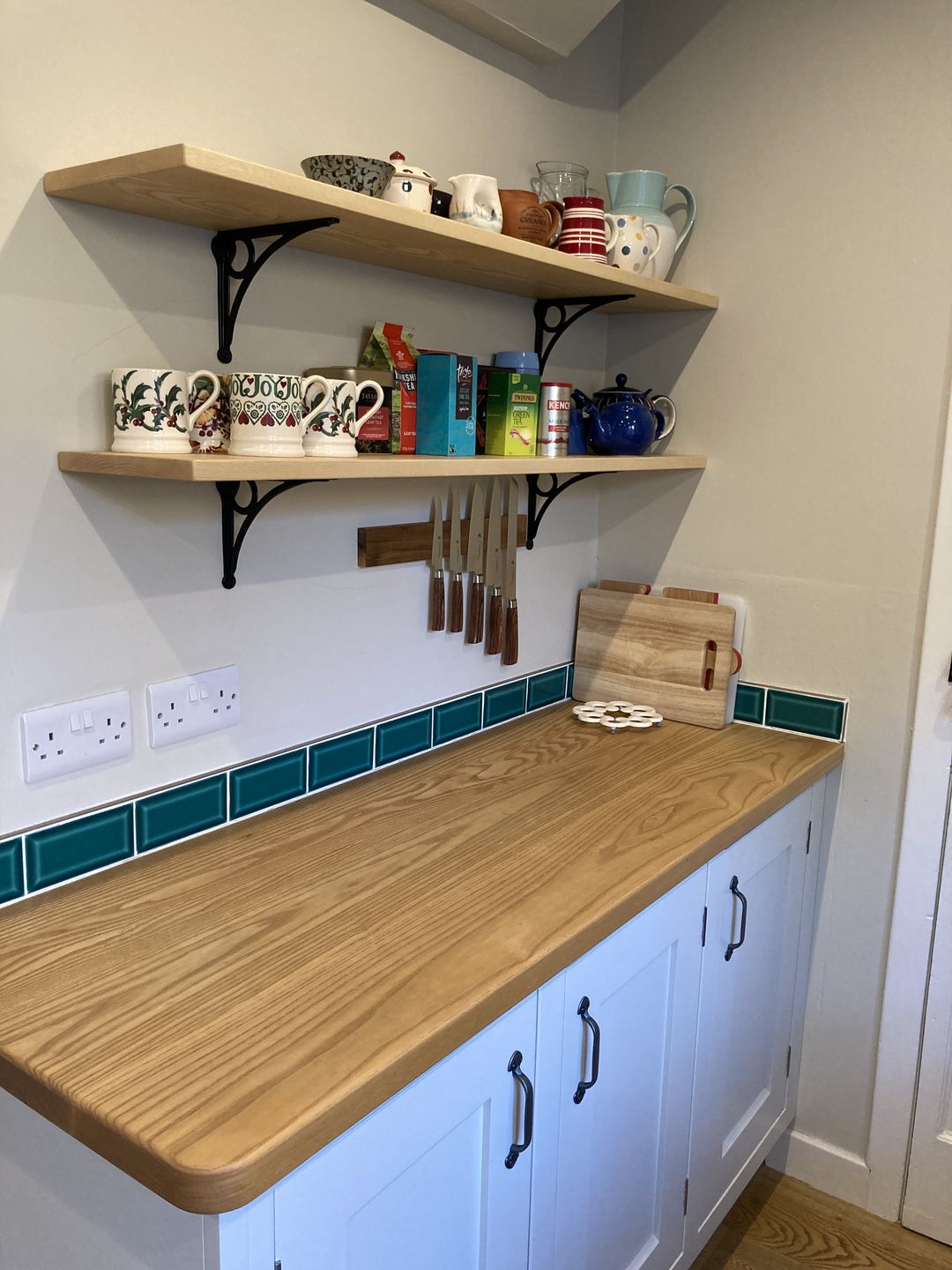 Customer photo review of 8 Inch Circle Cast Iron Shelf Bracket
