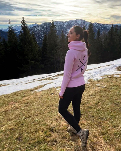Customer photo review of Be a Voice Damen Hoodie