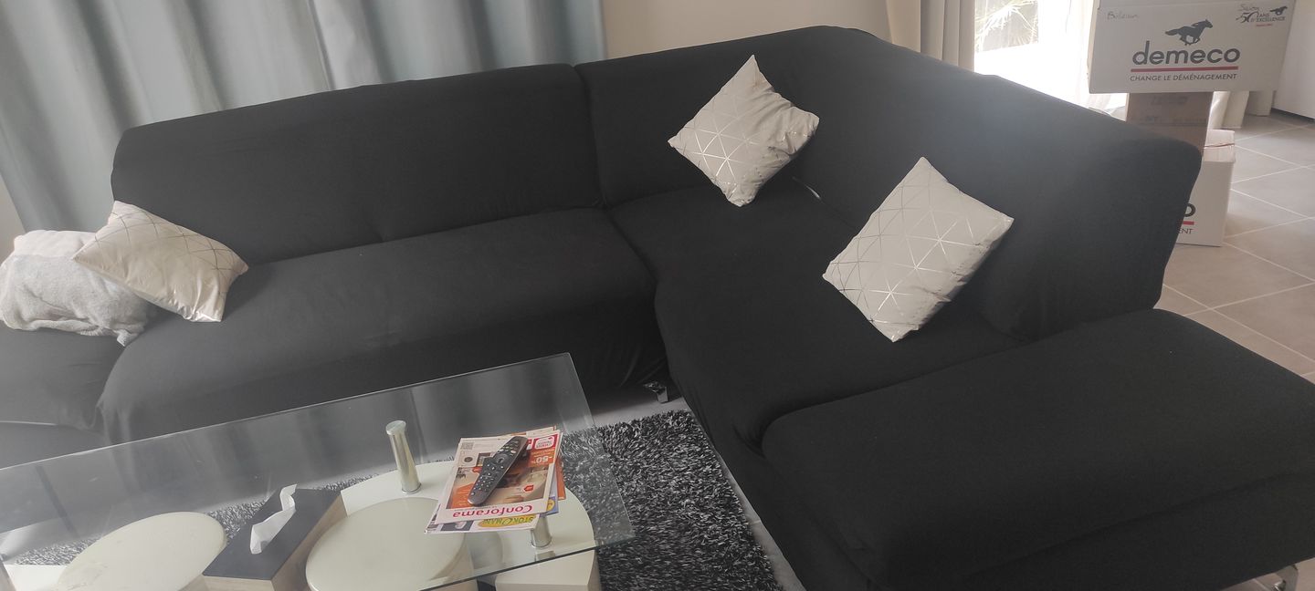 Customer photo review of Noir - Housses Extensibles de Fauteuil et Canapé - La Maison des Housses