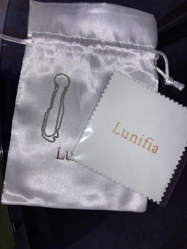 Customer photo review of La Bague d'oreille Lina