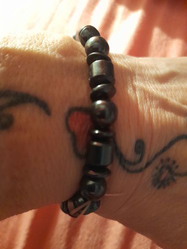 Customer photo review of Weight Loss Black Stone Magnetic Therapy Bracelet