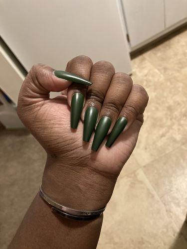 Customer photo review of INSTANT GLAM- MATTE SOLID C-CURVE PRESS ON NAILS