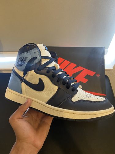 Customer photo review of Jordan 1 Retro “Obsidian UNC”
