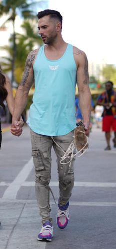 Customer photo review of Size Up Tri-Stretch Always Strapped London Basin Denim