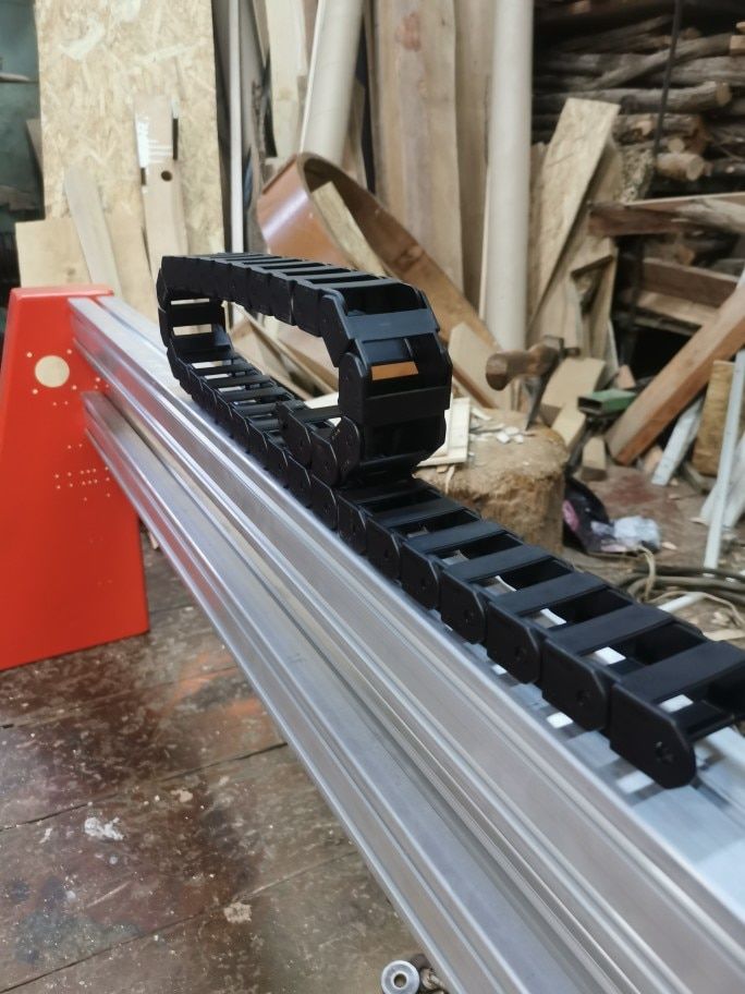 Customer photo review of Cloudray J18BF.1.N Semi-Enclosed Interior Opening Cable Drag Chains