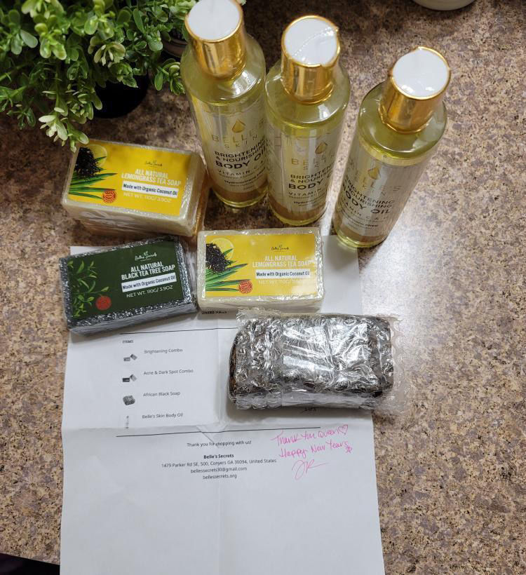 Customer photo review of Belle's Skin Body Oil