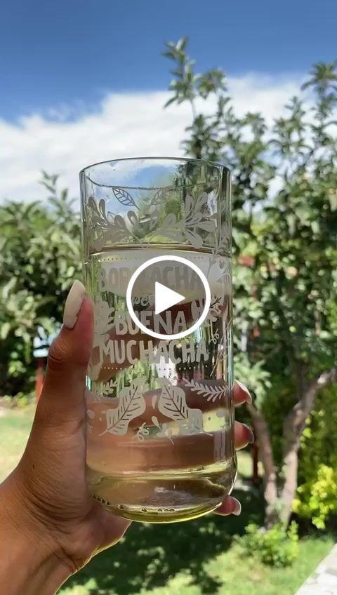 Customer video review of Vaso Feminista Girl Power Juego de 6 Vasos