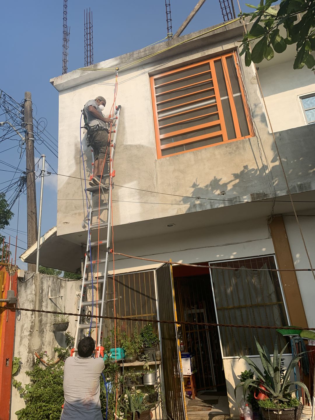 Customer photo review of Escalera de Aluminio Multiposición 22' Tipo IA Velocity Little Giant 15422-001 (Demo)