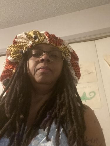 Customer photo review of Locs & Natural Hair Satin Lined Bonnets