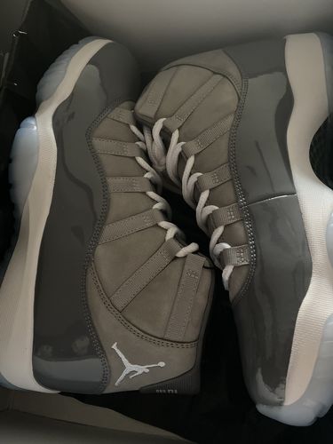 Customer photo review of 2021 Air Jordan 11 “Cool Grey”
