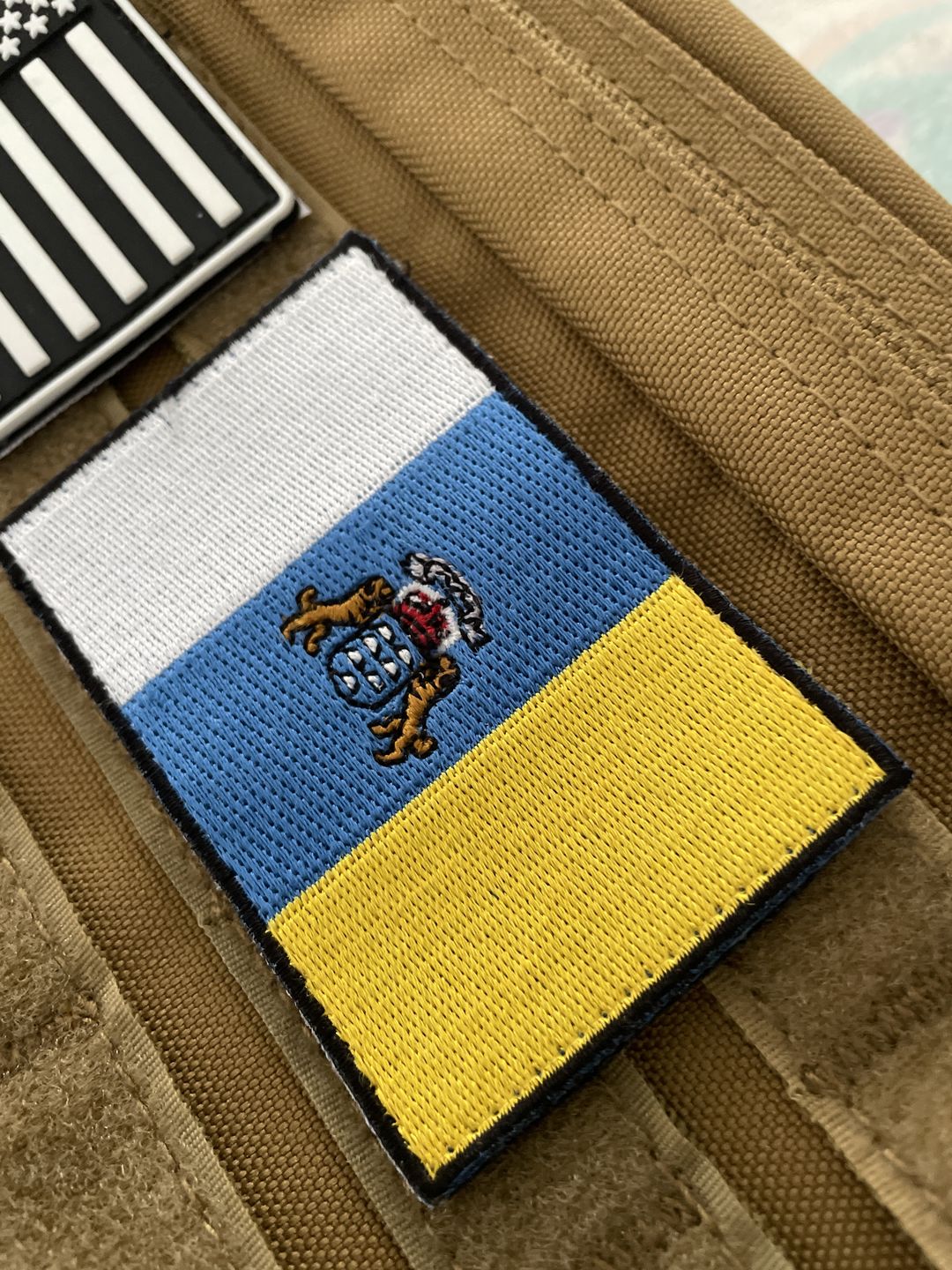 Customer photo review of Parche Bandera de Canarias
