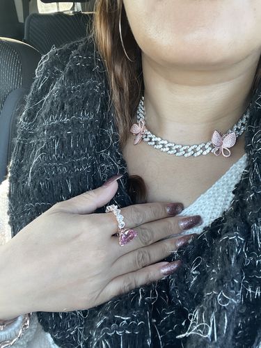 Customer photo review of “Butterflies baby” Cuban link necklace