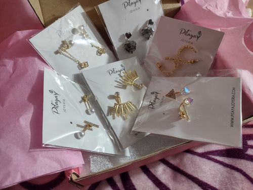 Customer photo review of Aretes Tribales de Zirconias