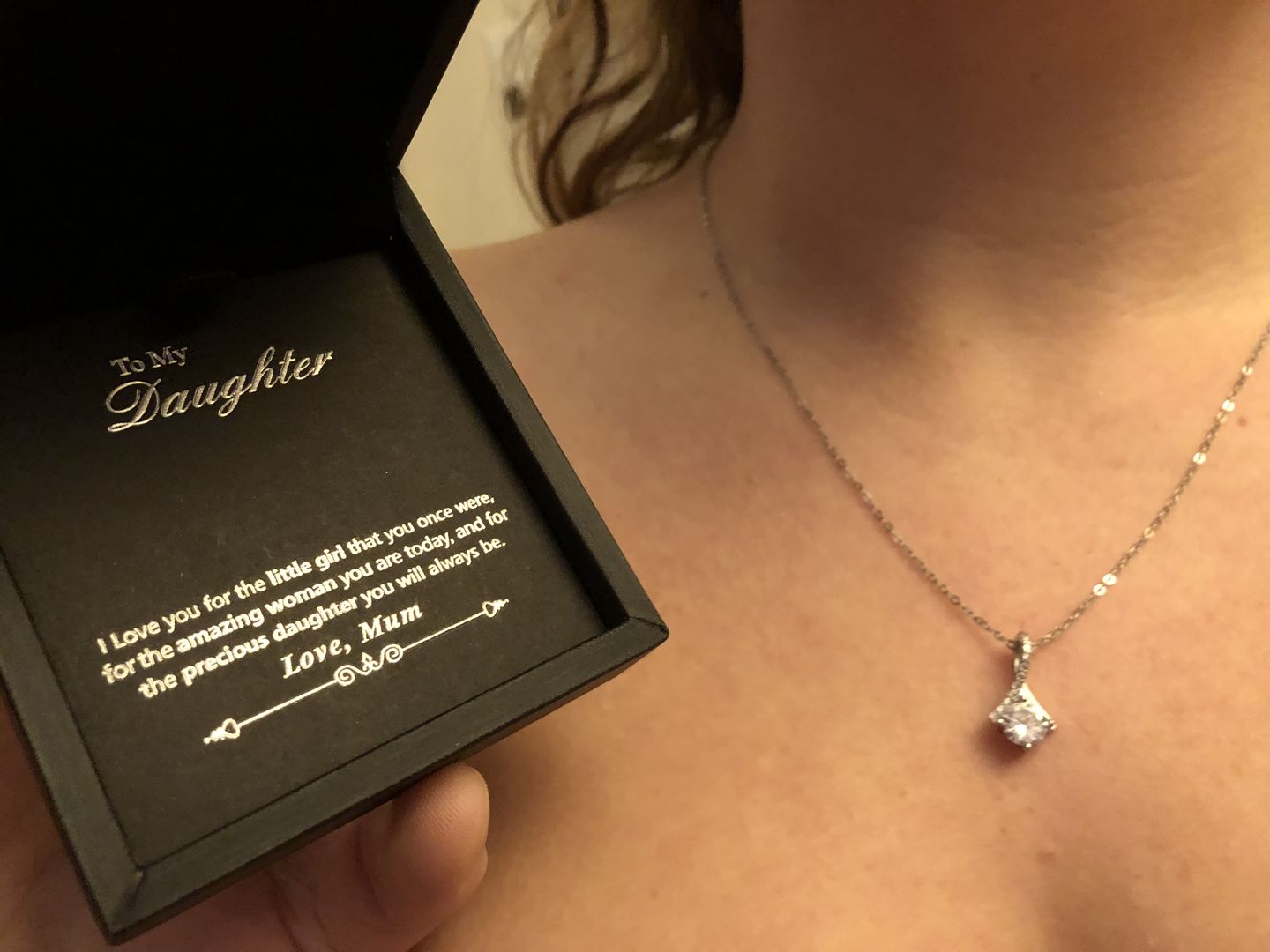 Customer photo review of "TO MY DAUGHTER, LOVE MUM" WHITE GOLD NECKLACE
