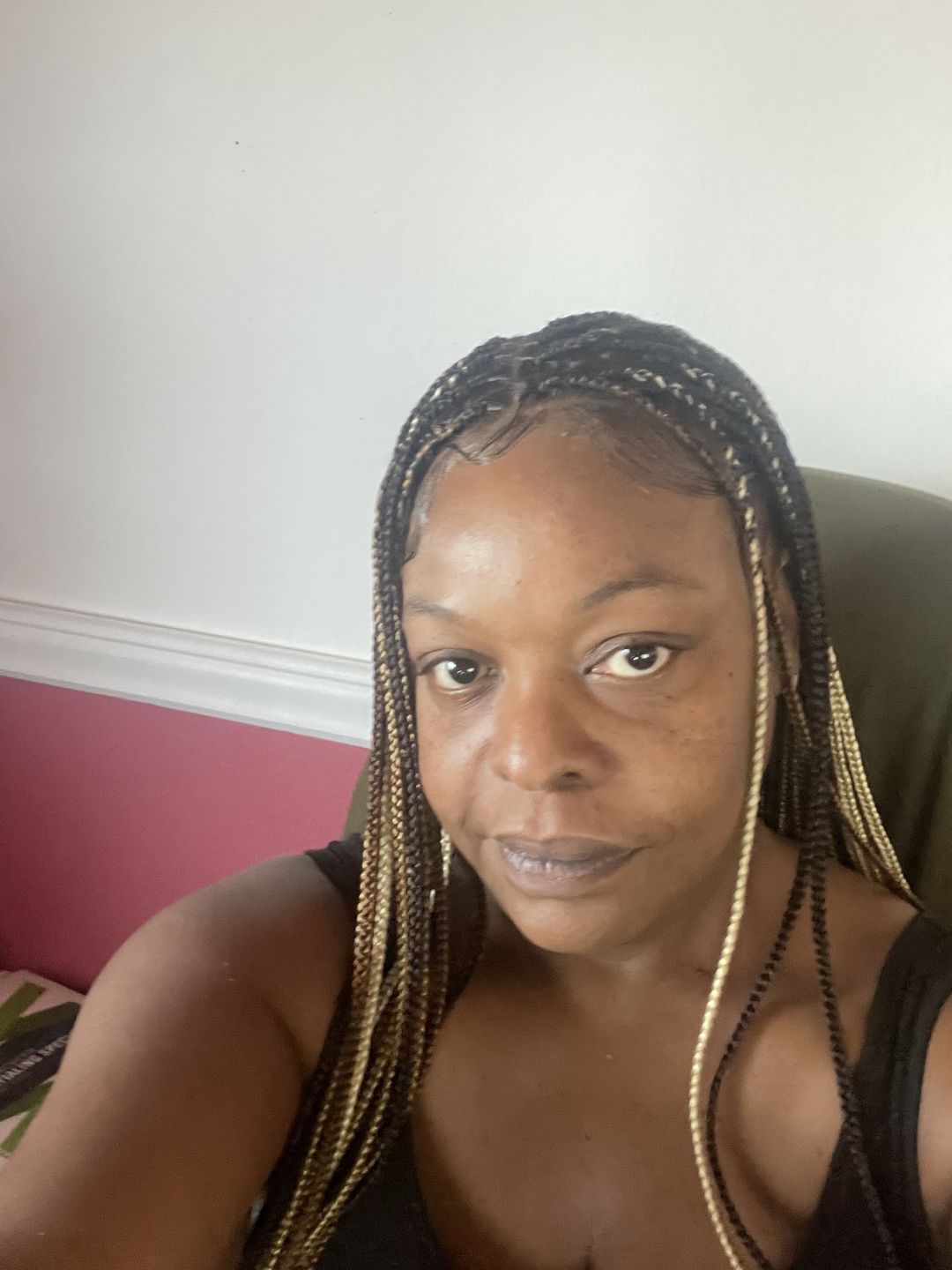 Customer photo review of Ombre Knotless Braids - Channel